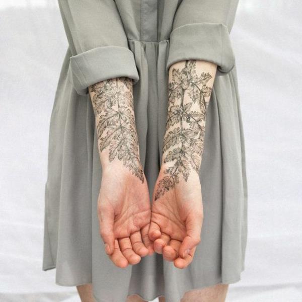 idées pour les plantes de tatouage d'avant-bras femme