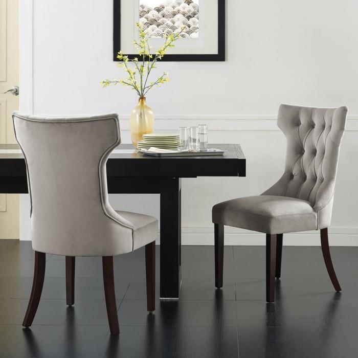 chaises modernes salle à manger tapissé sol noir