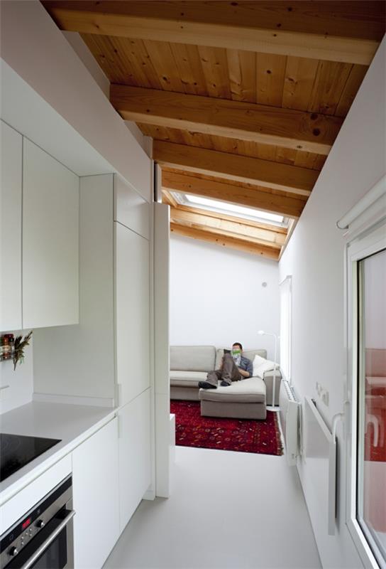 villa moderne en espagne design d'intérieur construit dans des armoires de cuisine