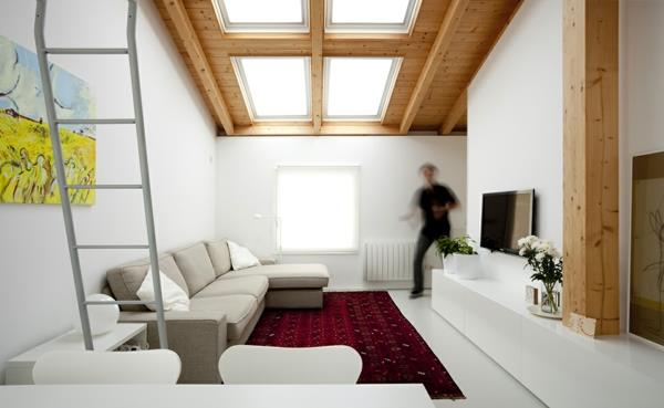 villa moderne en espagne design d'intérieur puits de lumière au plafond en bois