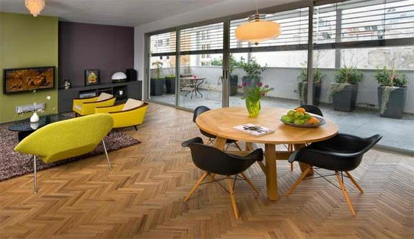 salle à manger moderne design parquet table en bois salon ouvert