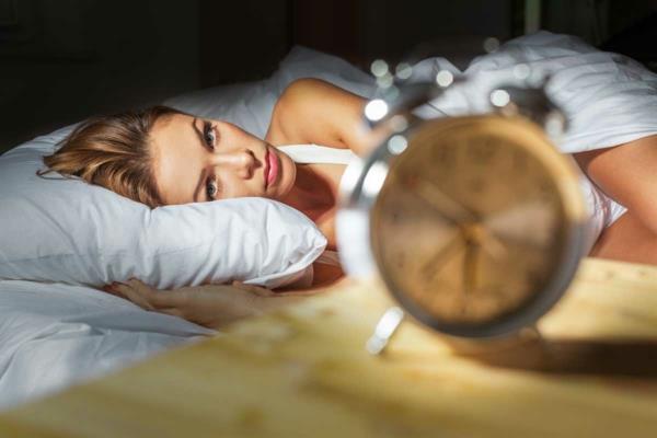 naturalne pomoce w zasypianiu zwalczają budziki z niewypłacalnością snu
