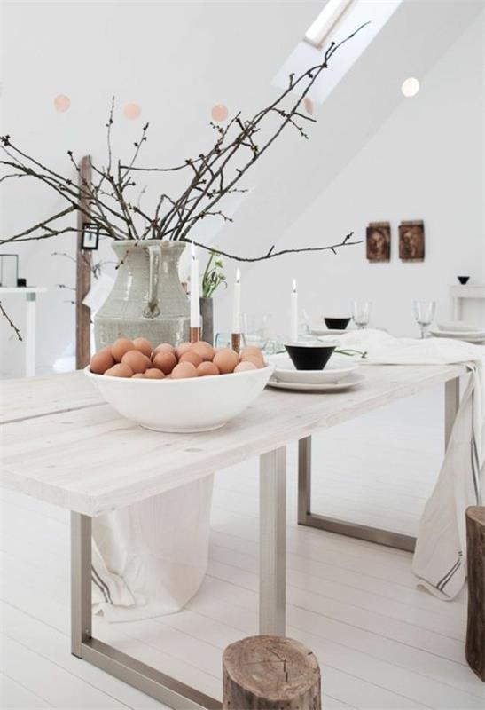 naturalny stół do dekoracji wielkanocnych