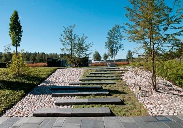 dalles de pierre naturelle pour l'allée du jardin