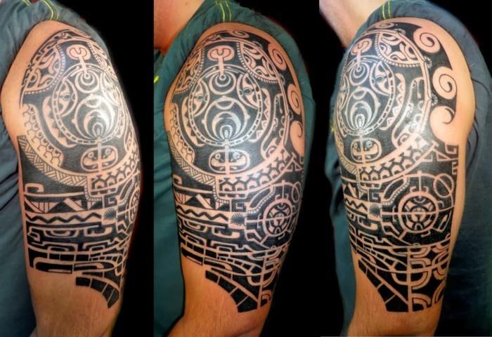 tatouage maori haut du bras tatouage masculin