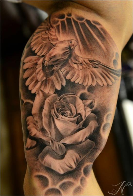 dessins de tatouage motifs oiseau rose cool