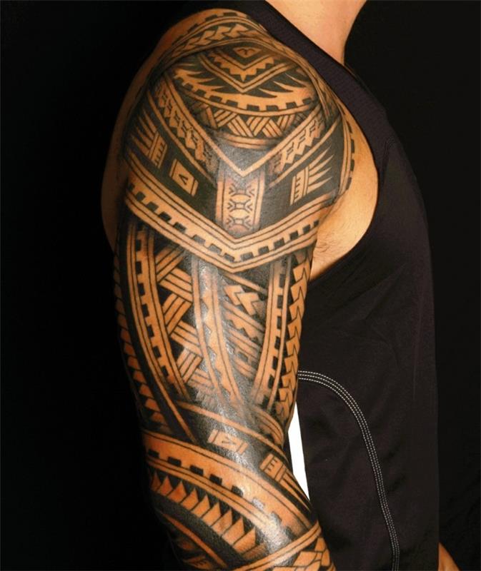 tatouage bras homme tatouage motifs maoris