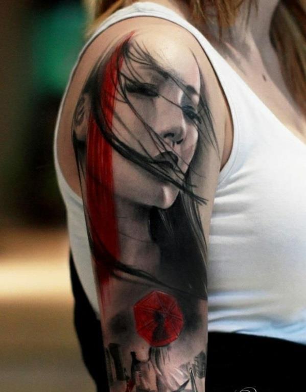 tatuaż na ramieniu plemienne kwiaty azjatyckie ramię