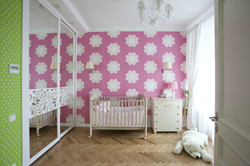 Růžová tapeta do dětského pokoje