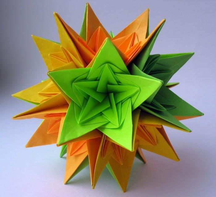 Instructions de pliage de poinsettia de Noël en origami