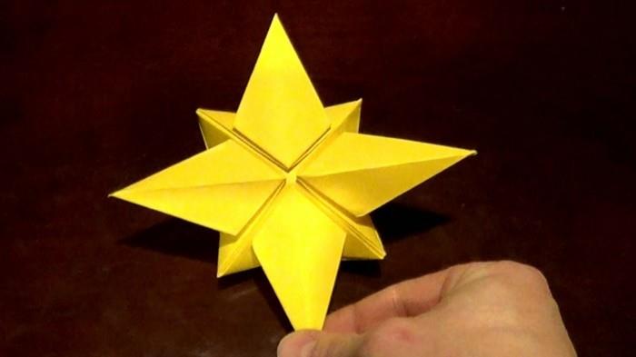 origami étoile de noël instructions jaune