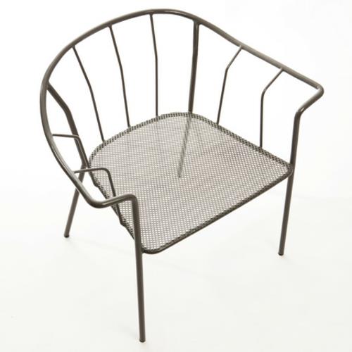 oryginalne krzesło ogrodowe z metalową kratką oparcia