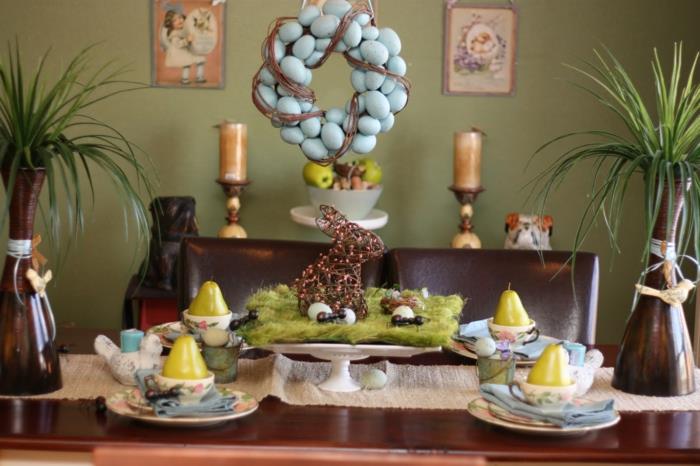 Décorations de Pâques idées bricoler décorations de table lapin mousse oeufs de pâques vases d'herbe