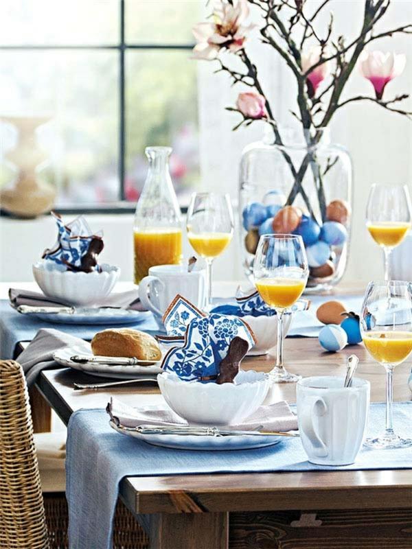 Décorations de Pâques idées bricoler décorations de table magnolias oeufs de pâques table à manger
