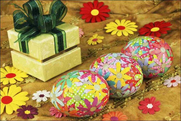 dekorowanie pisanek rękodzieło z dziećmi kwiaty papier pakowy robienie jajek