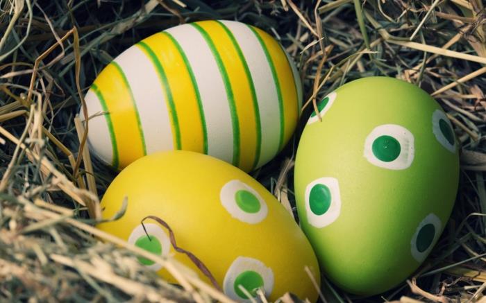 Pisanki zielone białe żółte jajka kolorowe paski kropki stwórz własne dekoracje wielkanocne