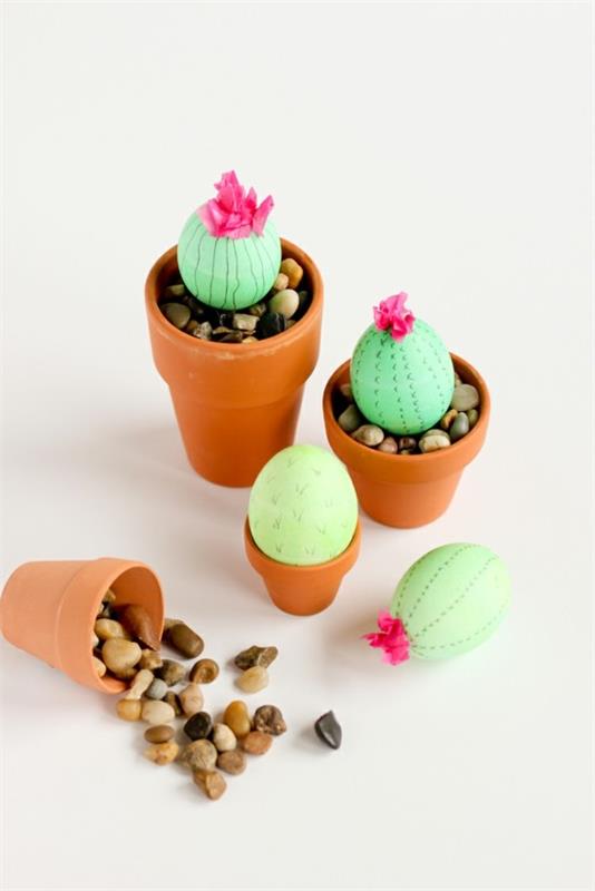 Décorations de table de cactus d'oeufs de Pâques faites vous-même