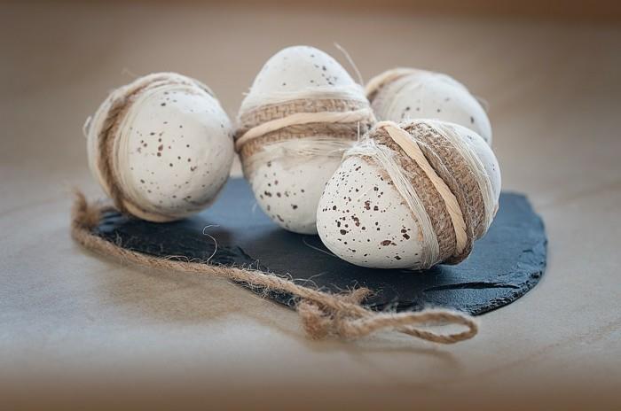 décorez vous-même les œufs de Pâques avec du sisal et du tissu