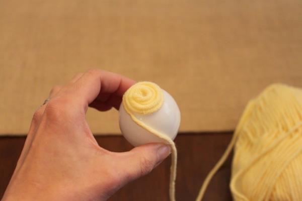 Tinker wieniec wielkanocny przędza owijanie plastikowe jajka pomysły na majsterkowanie