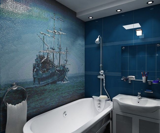 Eine schöne Mosaikplatte mit Meeresmotiven ist eine gute Option für ein Badezimmer