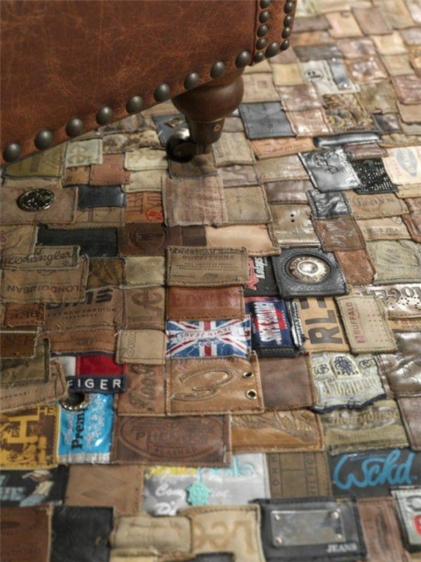 tapis patchwork fait d'étiquettes plancher de salon
