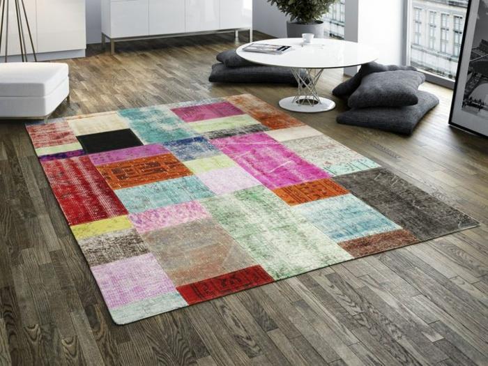 tapis patchwork rayures colorées meubles de salon