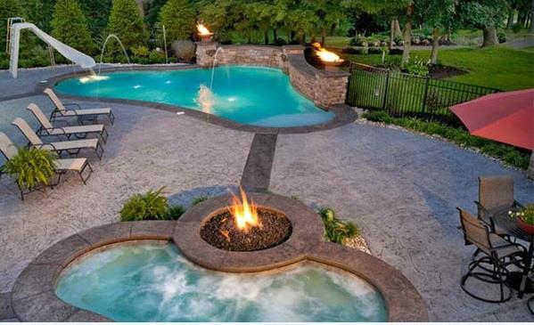 basen ogrodowy na patio i ognisko