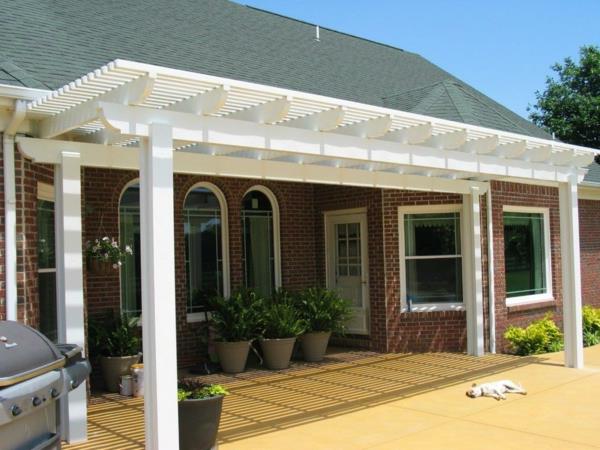 pergola toiture terrasse couverte à l'entrée