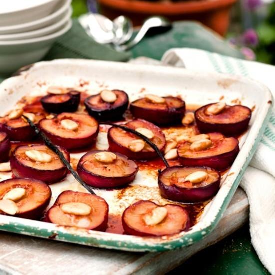 Faire cuire des prunes avec des idées de desserts au vin