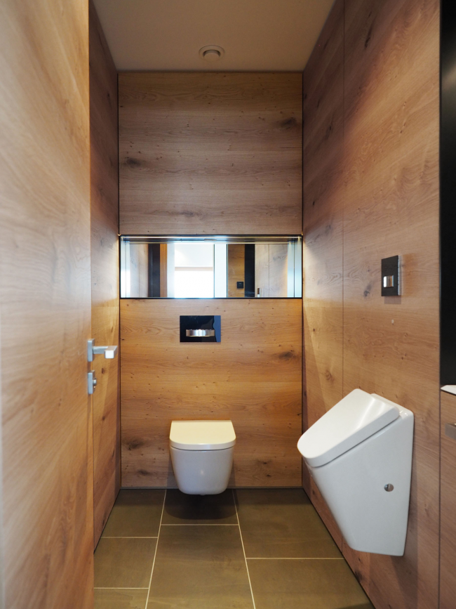 Ein Deckel für ein Urinal – ein Glücksschloss für besonders zimperliche Hausbesitzer