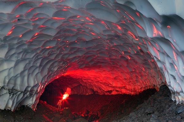 notre planète glace grotte mutnovski volcan russaland