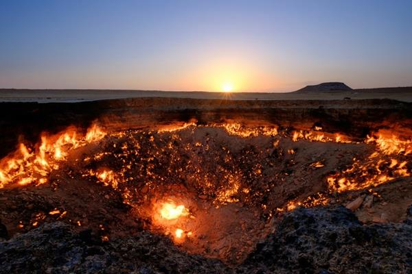 planète terre portes de l'enfer derweze turkmenistan