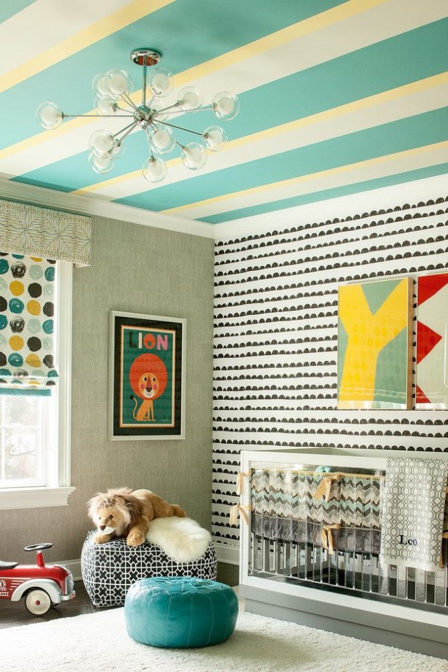 Детска стая с таван, боядисан във весела лента с боя на водна основа