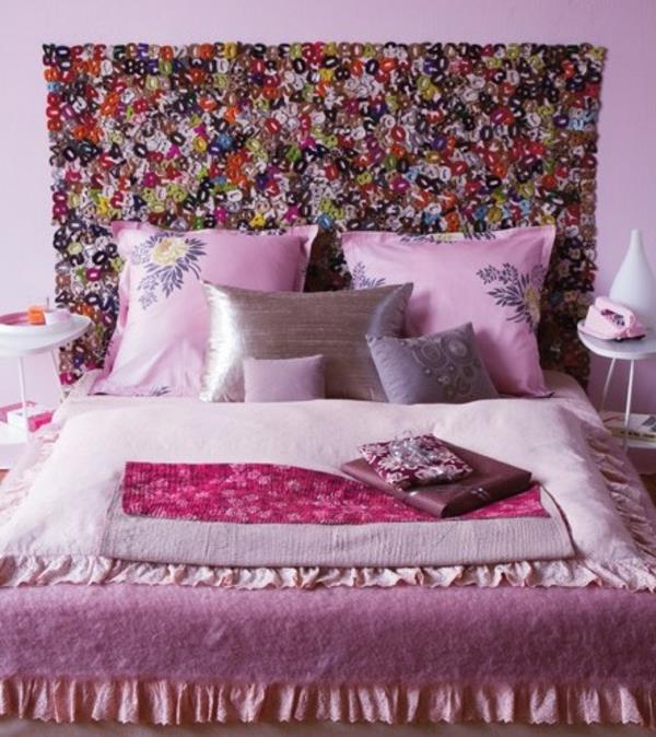 splendides couleurs violettes motif floral lit chambre tête de lit