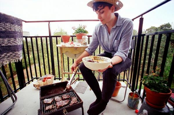 idées de balcon pratiques relax barbecue