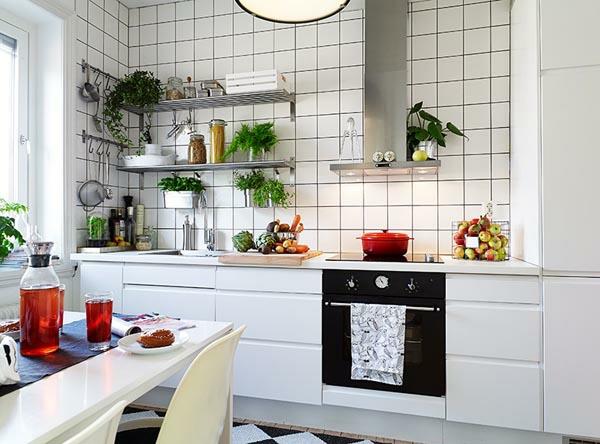 rozwiązania kuchenne do małych kuchni biała podłoga kuchenna