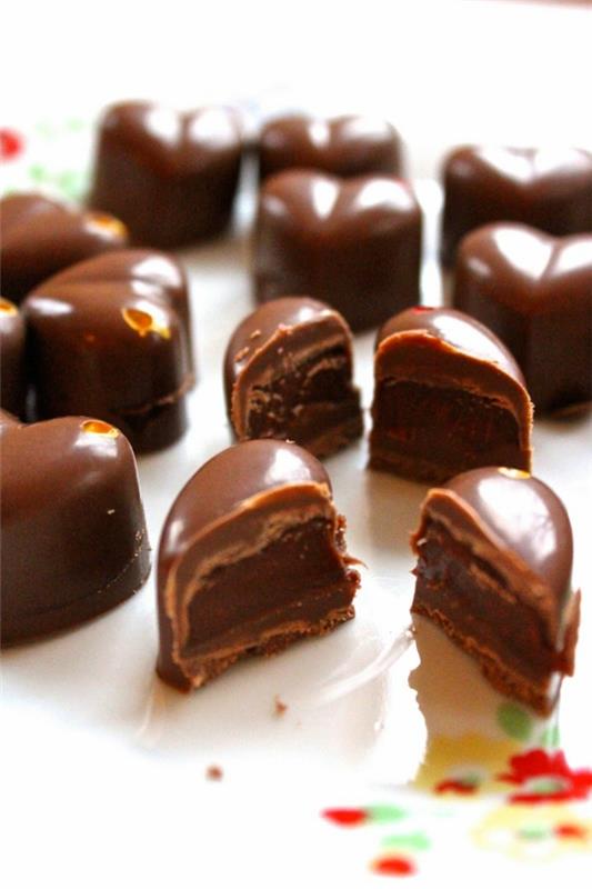 Zrób własne czekoladowe nadzienie owocowe w kształcie serca