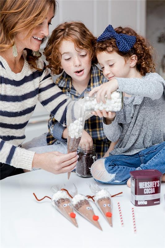 Faites vos propres chocolats pour la pâtisserie de Noël avec les enfants