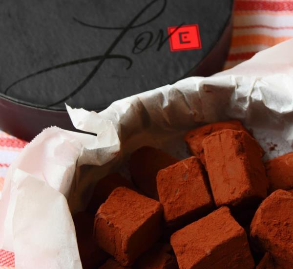 Zrób własne kostki czekoladowe z kakao
