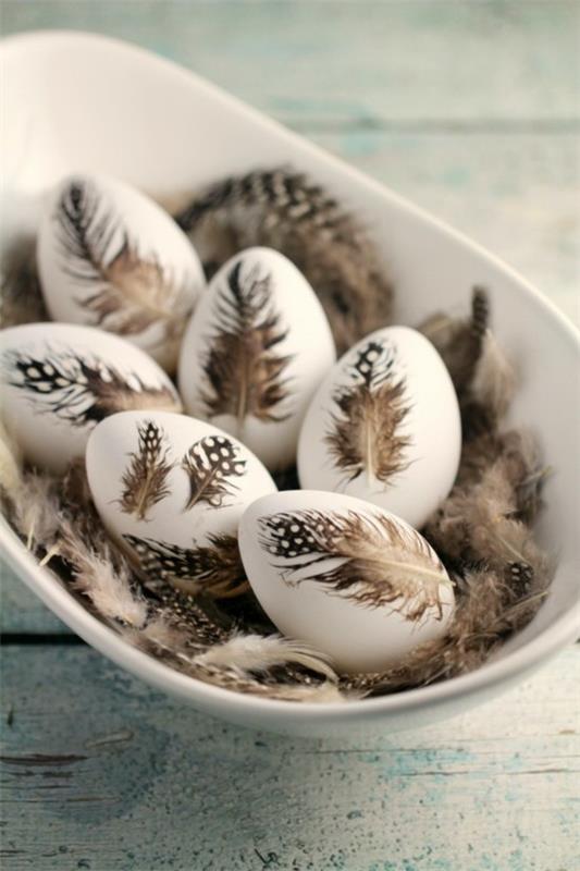 purystyczne pomysły na dekoracje wielkanocne z jajkami i piórami