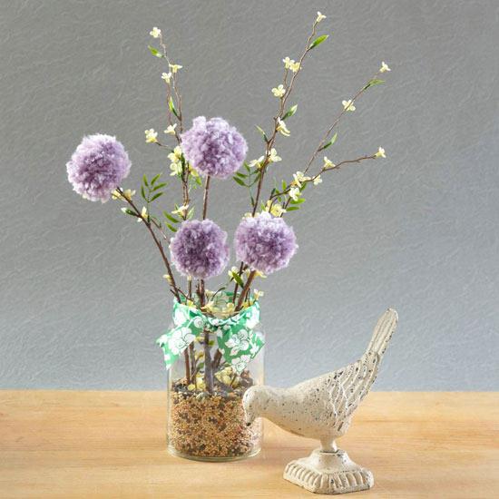 puschel kwiaty fioletowy ciekawy pomysł deco dekoracja stołu wielkanocnego na wielkanoc