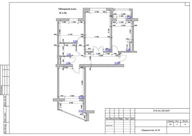 Betrachten wir als Beispiel ein Designprojekt des Innenraums einer typischen Dreizimmerwohnung (Reihe von Häusern K-134). Diese Seite zeigt ihren Messplan