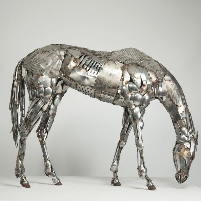 Recykling Tinker metalowy rysunek konia sztuki