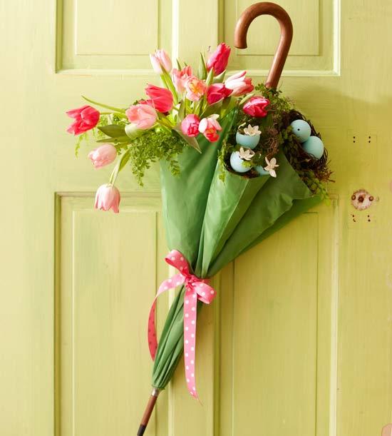 parasol wstążka kropki kwiaty wiosna drzwi oryginalna dekoracja na Wielkanoc