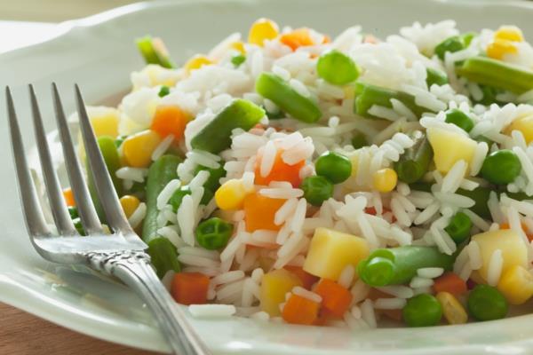 dania ryżowe z warzywami fasolka szparagowa marchew