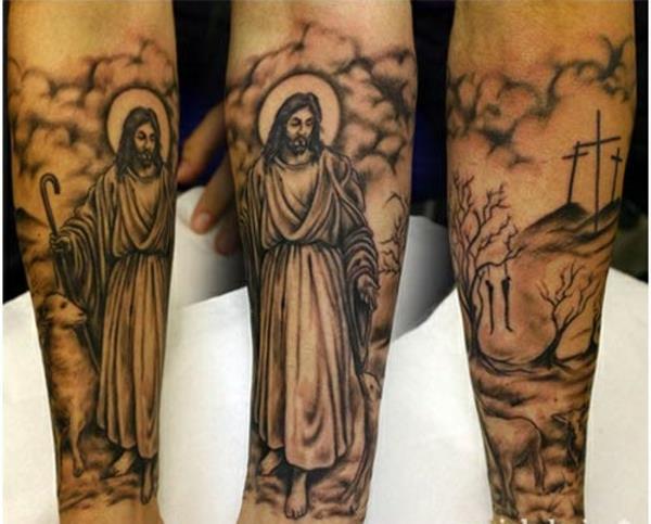motifs d'avant-bras de tatouage religieux