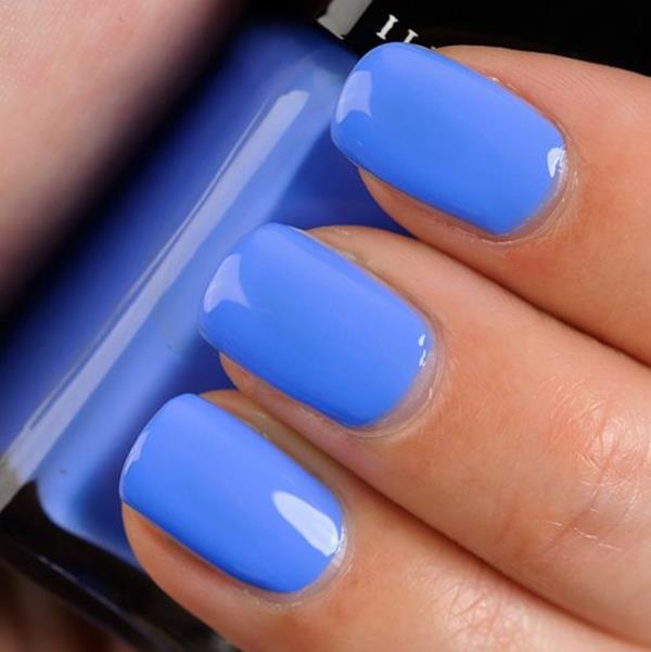 peindre correctement les ongles conception de vernis à ongles bleu