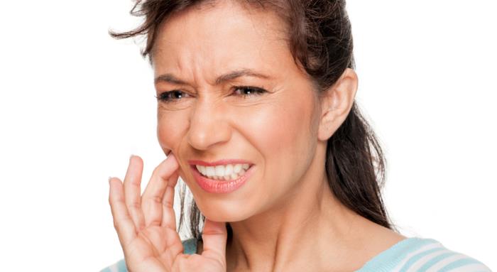 Soins dentaires appropriés symptômes de carie mal de dents