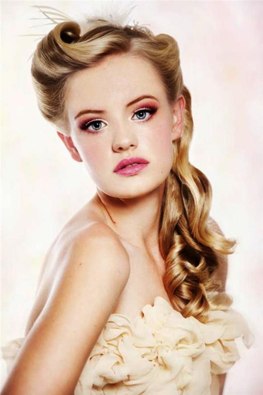 coiffure rockabilly cheveux blonds boucles coiffure de mariée robe blanche coiffure de mariage