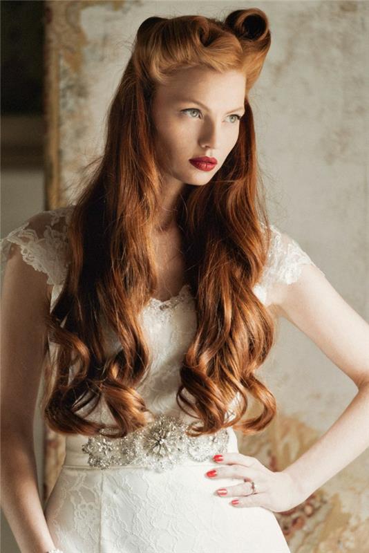 coiffure rockabilly femmes cheveux blonds boucles coiffure de mariage coiffure de mariée vintage look rétro